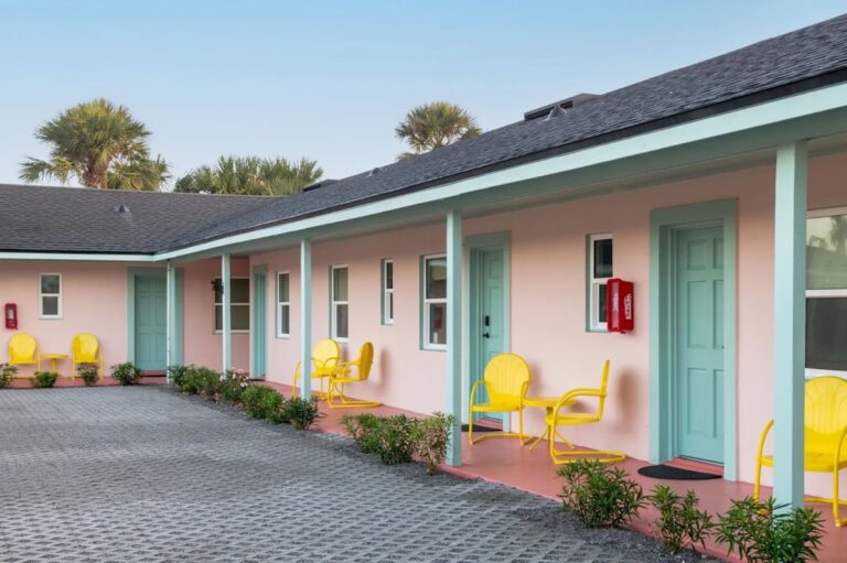 Why Haley’s Court in Vilano Beach Is My Favorite Retro Motel Escape